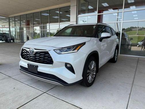 2024 Toyota Highlander Hybrid Platinum