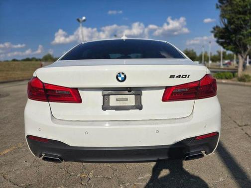 2019 BMW 540 540i
