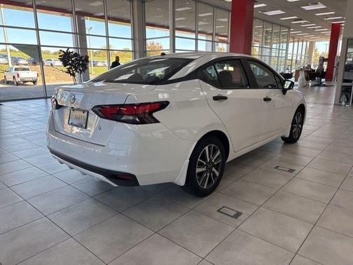 2024 Nissan Versa 1.6 S