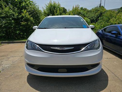2021 Chrysler Voyager LXI