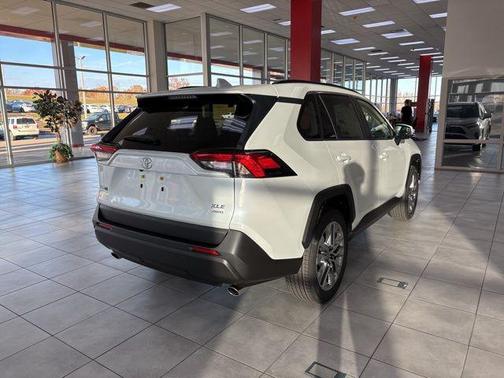 2025 Toyota RAV4 XLE Premium