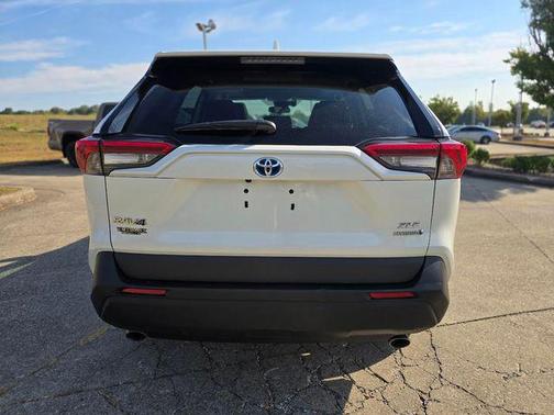2021 Toyota RAV4 Hybrid XLE Premium