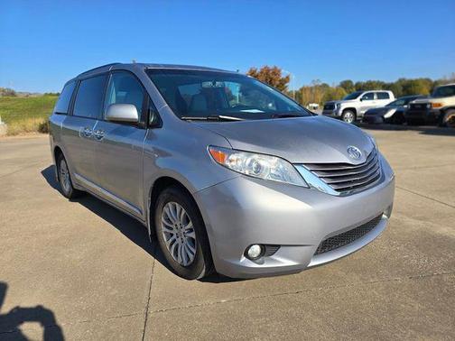 2017 Toyota Sienna SE