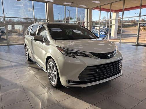 2021 Toyota Sienna Platinum 7 Passenger