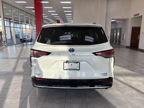 2021 Toyota Sienna Platinum 7 Passenger