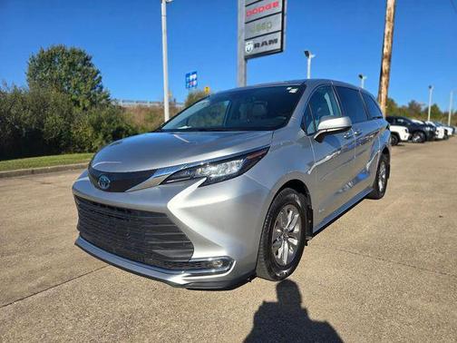 2021 Toyota Sienna XLE 7 Passenger
