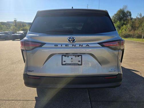 2021 Toyota Sienna XLE 7 Passenger