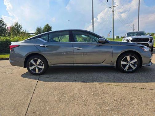 2022 Nissan Altima 2.5 SL
