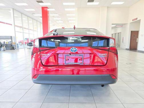 2021 Toyota Prius LE