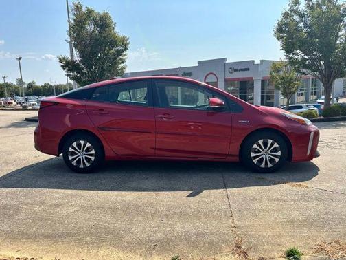 2021 Toyota Prius LE