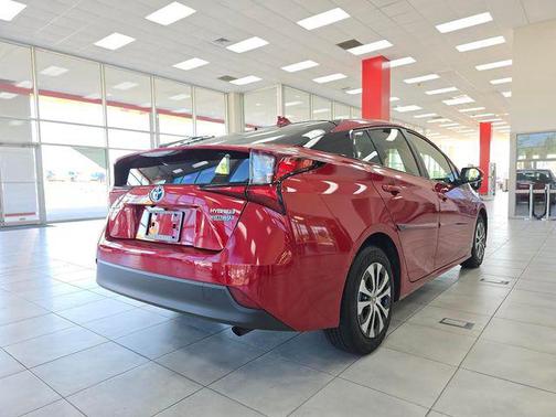 2021 Toyota Prius LE