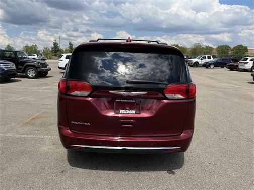 2017 Chrysler Pacifica Touring-L