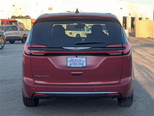2026 Chrysler Pacifica L