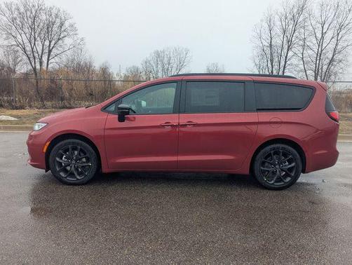 2026 Chrysler Pacifica L