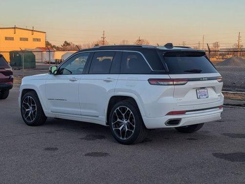 2023 Jeep Grand Cherokee Summit