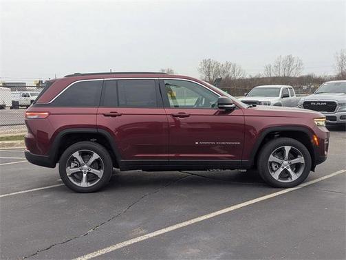 2025 Jeep Grand Cherokee 4xe Base