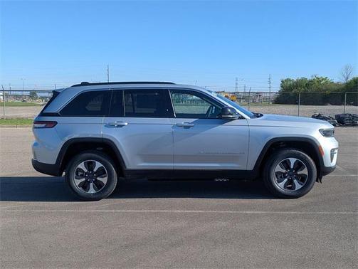 2025 Jeep Grand Cherokee 4xe Base