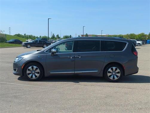 2018 Chrysler Pacifica Hybrid Limited