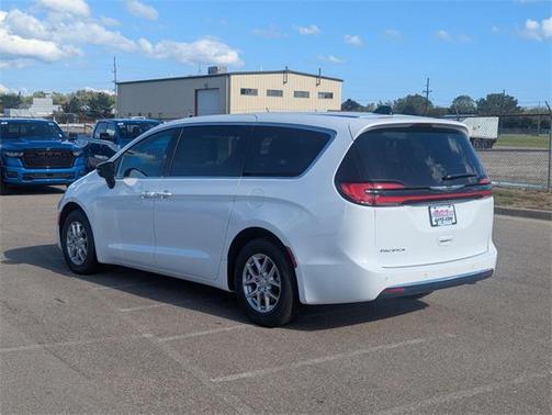 2025 Chrysler Pacifica L