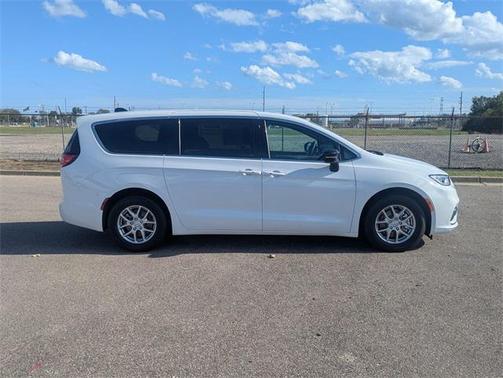 2025 Chrysler Pacifica L