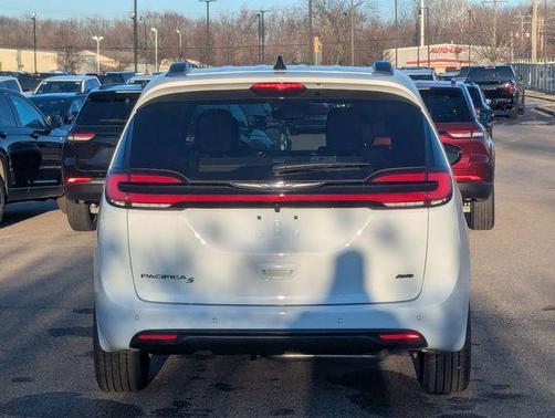 2026 Chrysler Pacifica L