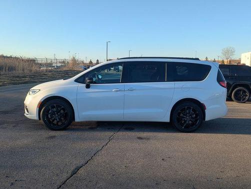 2026 Chrysler Pacifica L