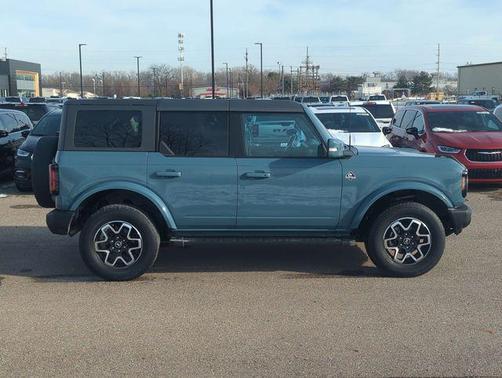 2022 Ford Bronco Outer Banks