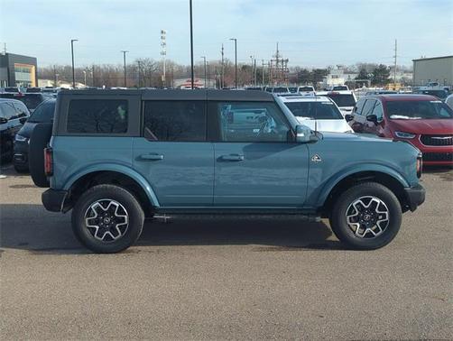 2022 Ford Bronco Outer Banks