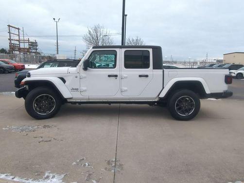 2023 Jeep Gladiator Overland