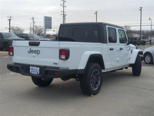2023 Jeep Gladiator Overland