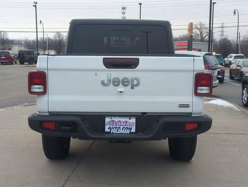 2023 Jeep Gladiator Overland