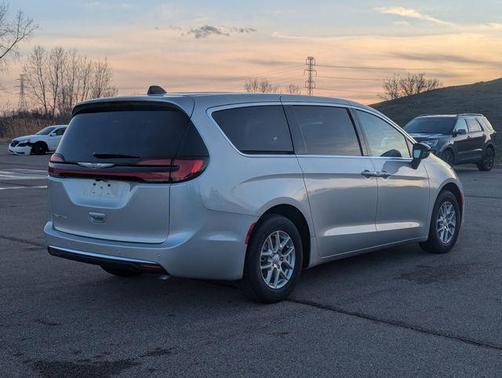 2026 Chrysler Pacifica L