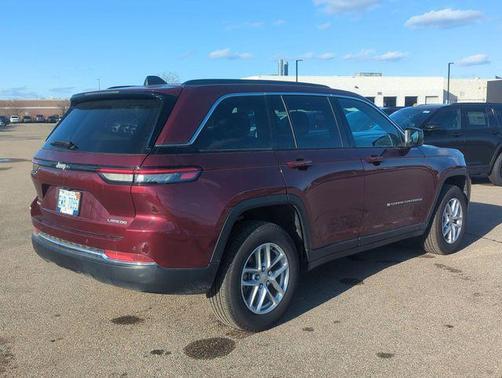 2024 Jeep Grand Cherokee Laredo