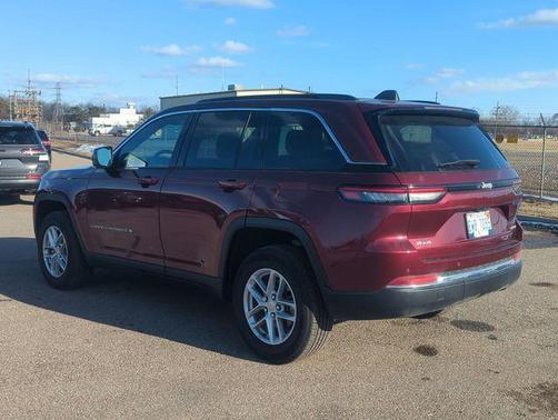 2024 Jeep Grand Cherokee Laredo