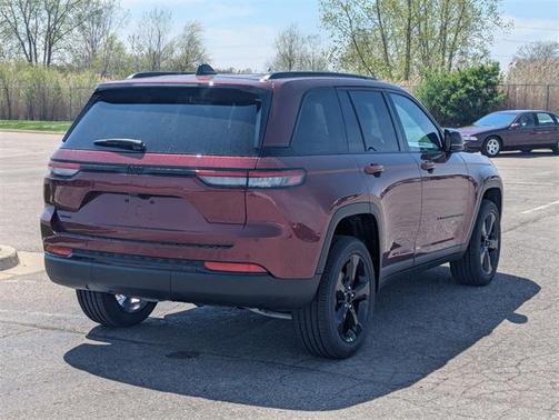 2025 Jeep Grand Cherokee Altitude