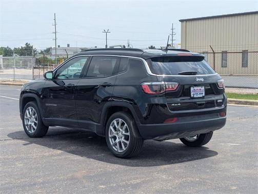 2024 Jeep Compass Latitude Lux