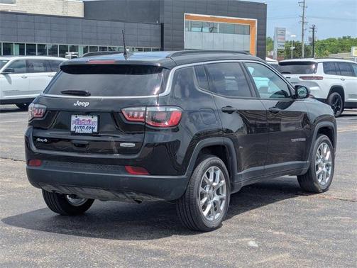 2024 Jeep Compass Latitude Lux