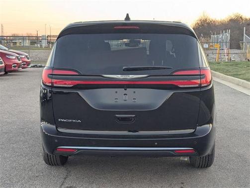 2026 Chrysler Pacifica L