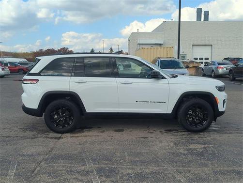 2024 Jeep Grand Cherokee Altitude