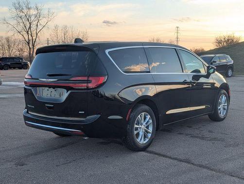 2026 Chrysler Pacifica L