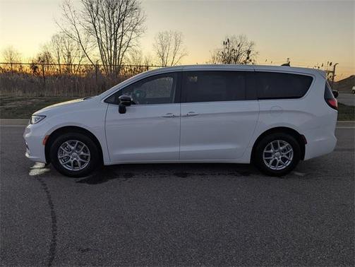 2026 Chrysler Pacifica L