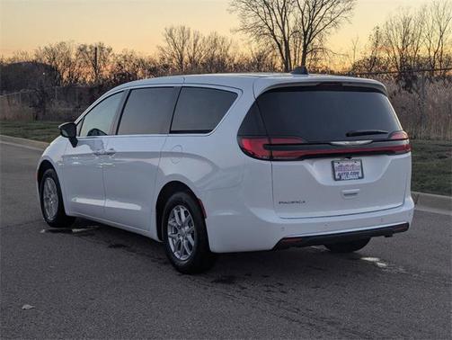 2026 Chrysler Pacifica L