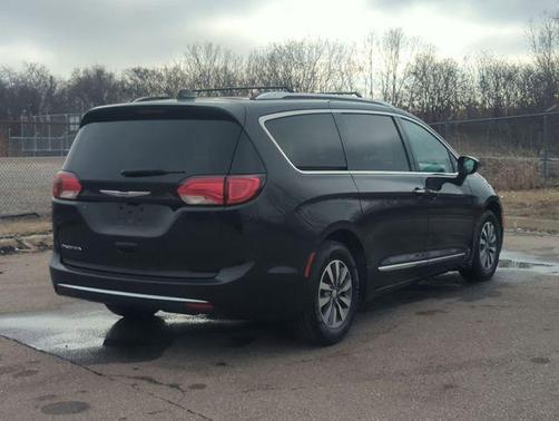 2020 Chrysler Pacifica Touring-L Plus