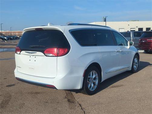 2020 Chrysler Pacifica Touring-L Plus