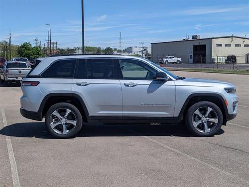 2025 Jeep Grand Cherokee 4xe Base
