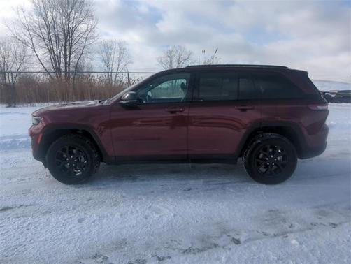 2024 Jeep Grand Cherokee Altitude