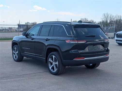 2025 Jeep Grand Cherokee 4xe Base