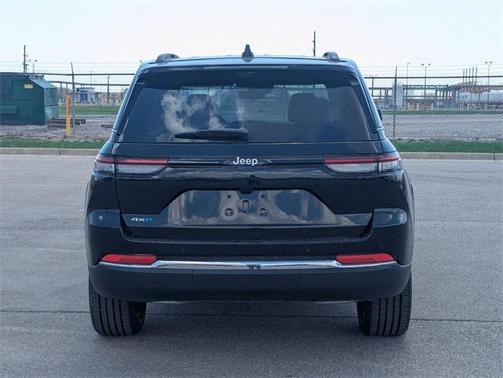 2025 Jeep Grand Cherokee 4xe Base
