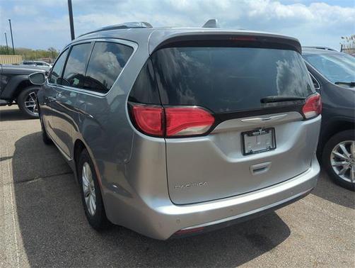 2018 Chrysler Pacifica Touring-L