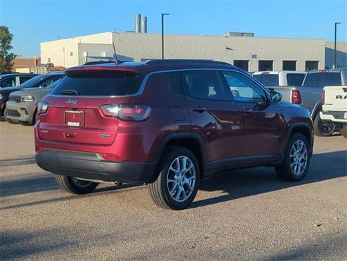 2022 Jeep Compass Latitude Lux